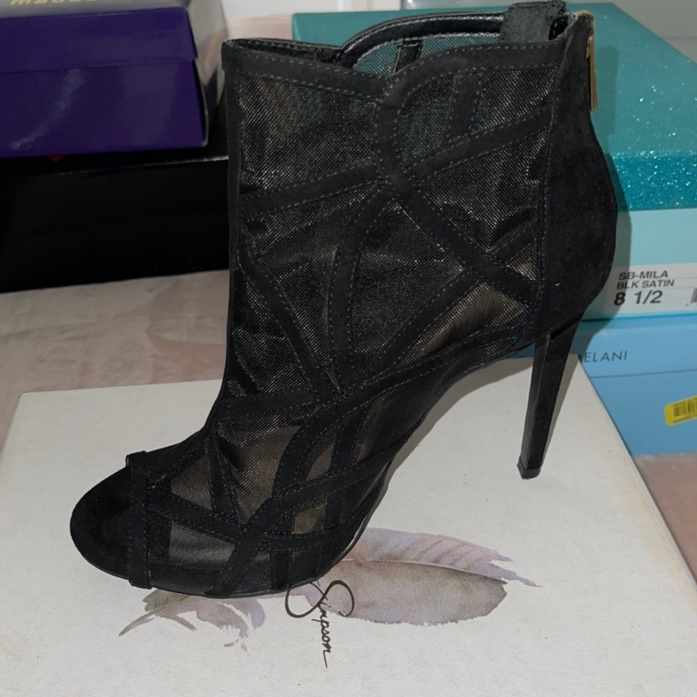 Size 8.5 Mesh Booties